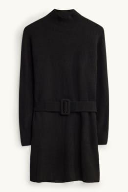 Robe en maille avec ceinture - straight fit