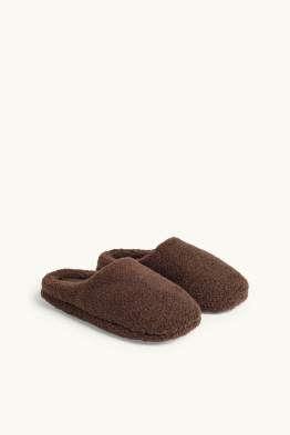 Chaussons en peluche