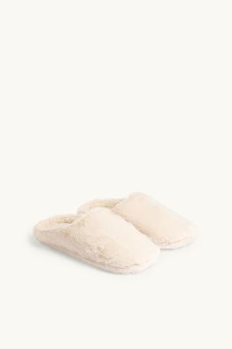 Chaussons en imitation fourrure