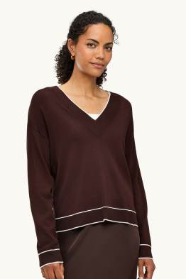V-neck jumper
