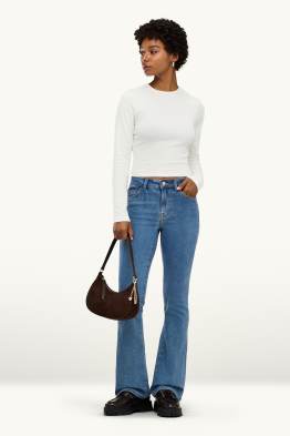 Bootcut jean - mid waist