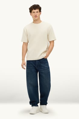 Barrel jeans