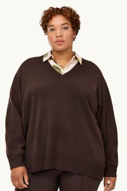 V-neck jumper