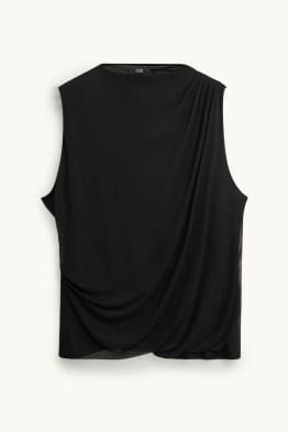 Tricou