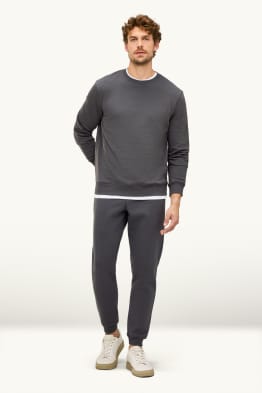 Pantaloni de trening