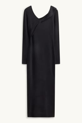 Strickkleid mit V-Ausschnitt - Straight Fit - gerippt
