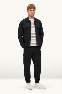 Pantalon cargo - tapered fit