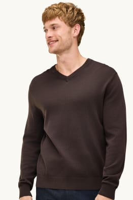 Pull avec encolure en V
