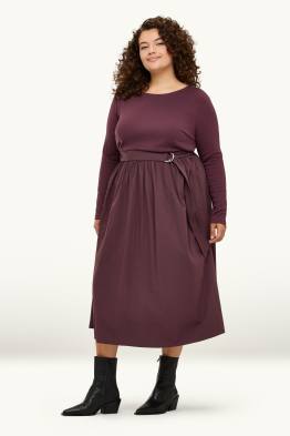 Fit & flare dress with belt
