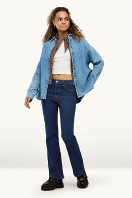 Bootcut Jeans - mid waist
