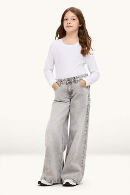 Wide leg jeans