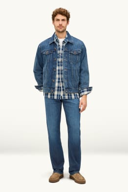 Straight jeans
