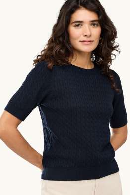 Pull en maille - manches courtes - motif tressé