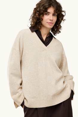 Pull avec encolure en V