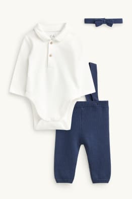 Newborn outfit