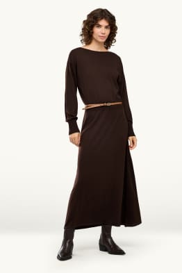 Vestito in maglia con cintura - straight fit