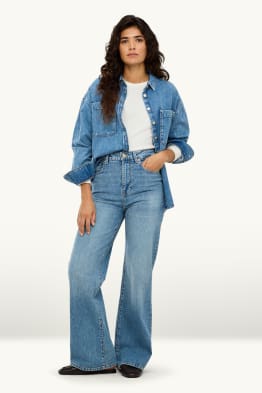 Wide leg jeans - high waist