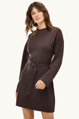 Fit & Flare Kleid mit Gürtel