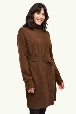 Gebreide jurk met ceintuur - straight fit