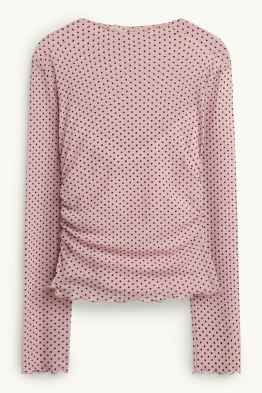 Tricou