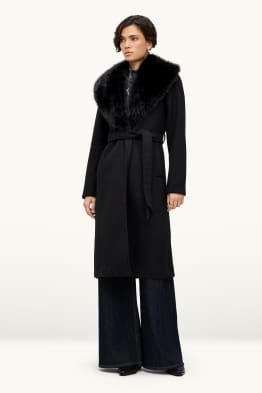 Cappotto con inserto in pelliccia sintetica
