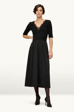 Vestit fit & flare amb el coll en punta - acanalat