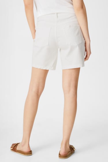 Women - Maternity jeans - denim shorts - white