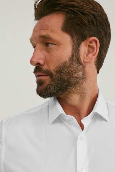 Herren - Businesshemd - Slim Fit - Cutaway - bügelleicht - weiß