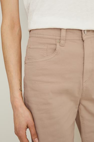 Dámské - Džínové bermudy - mid waist - béžová