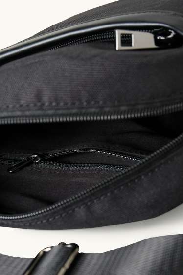 Bărbați - Geantă de umăr - negru