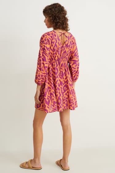 Femmes - Robe empire - orange