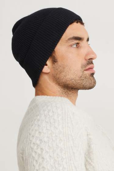 Men - Knitted cashmere hat - black