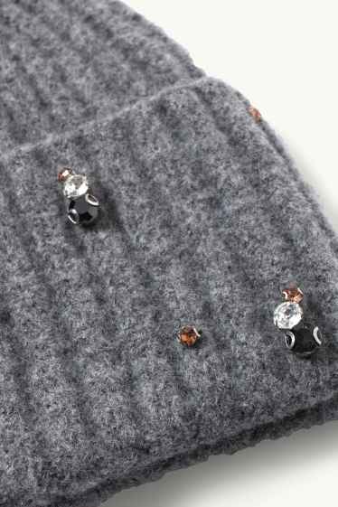 Women - Knitted hat - gray