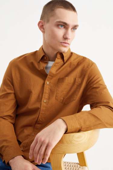 Hommes - Chemise Oxford - coupe droite - col button down - havane