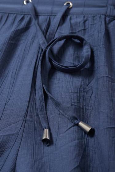 Women - Bermuda shorts - high waist - dark blue