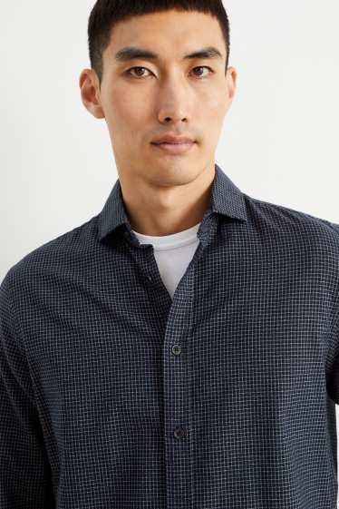 Home - Camisa - regular fit - cutaway - de quadres - blau fosc / blanc