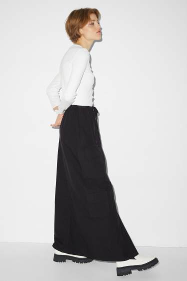 Women - Cargo skirt - black