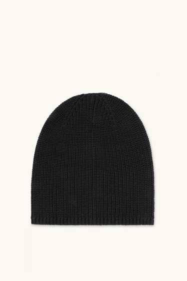 Men - Knitted hat - black