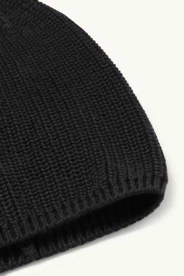 Men - Knitted hat - black
