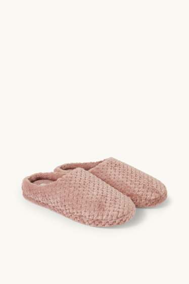 Femmes - Chaussons - rose