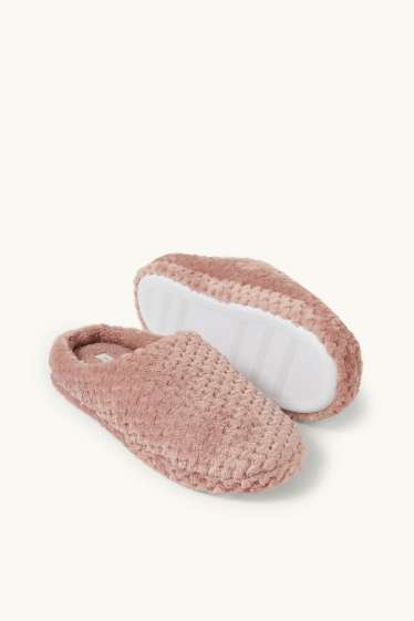 Femmes - Chaussons - rose