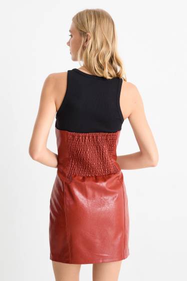 Dona - Vestit ajustat - pell sintètica - vermell