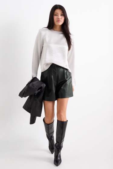 Dona - Pantalons curts - high waist - pell sintètica - negre