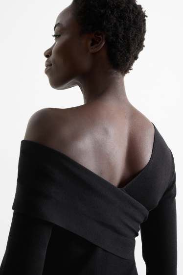 Femmes - Robe de maille à col V - noir
