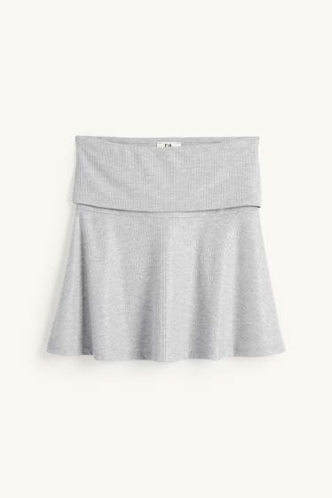 Femei - Fustă mini - reiată - aspect lucios - gri deschis