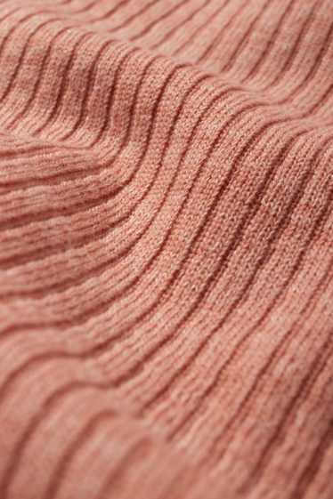 Femei - Rochie tricotată - reiată - somon