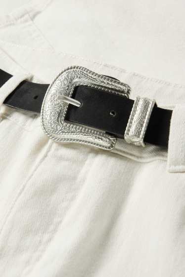 Dámské - Curved jeans s páskem - high waist - krémově bílá