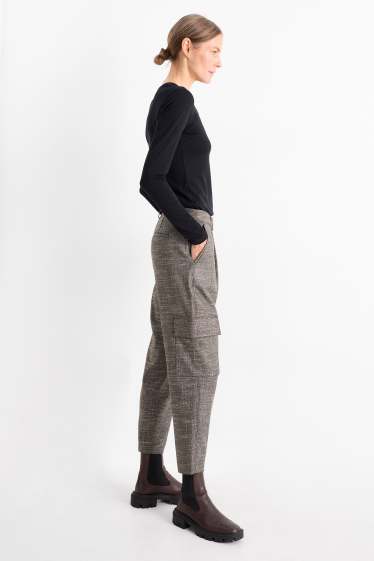 Femmes - Pantalon cargo - mid waist - tapered fit - gris-marron