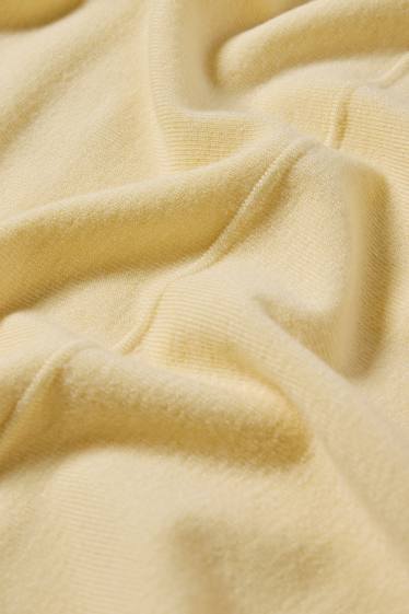 Femmes - Pull en maille fine - jaune