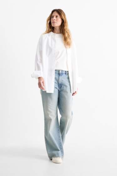 Damen - Loose Flared Jeans - Mid Waist - helljeansblau